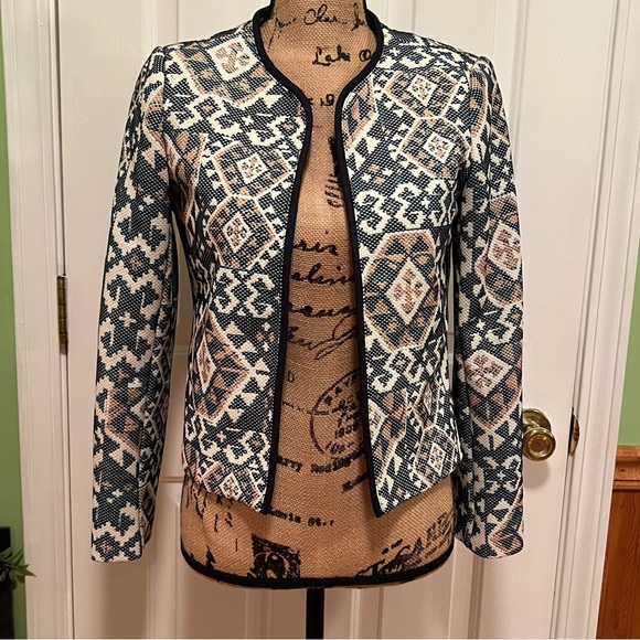 H&M Jackets & Blazers - NWOT Ladies H&M Blazer